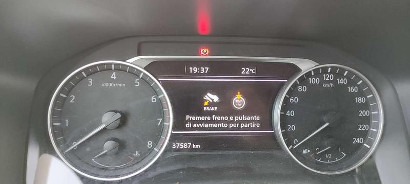 Usata Nissan Qashqai Acenta Premium 140 CV (102 kW) 2023 Argento SUV