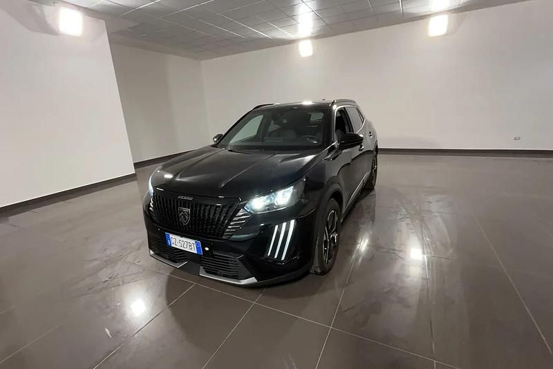 Usata Peugeot 2008 Allure 101 CV (74 kW) 2025 Nero perla  metallizzato SUV