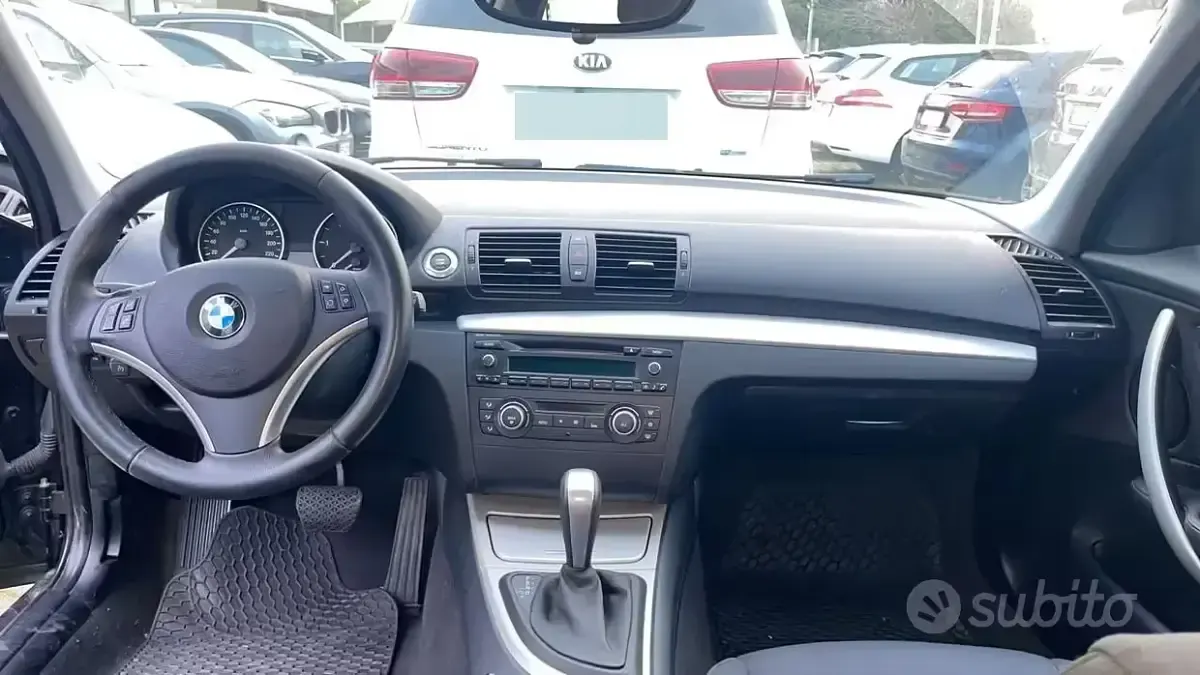 Usata BMW 118 143 CV (105 kW) 2010 Nero Utilitaria