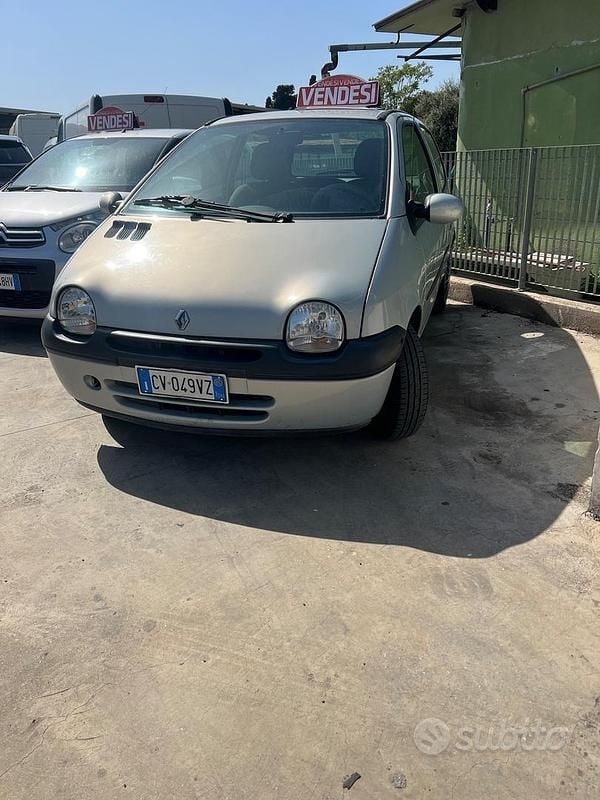 Usata Renault Twingo 58 CV (42 kW) 2005 Grigio Utilitaria