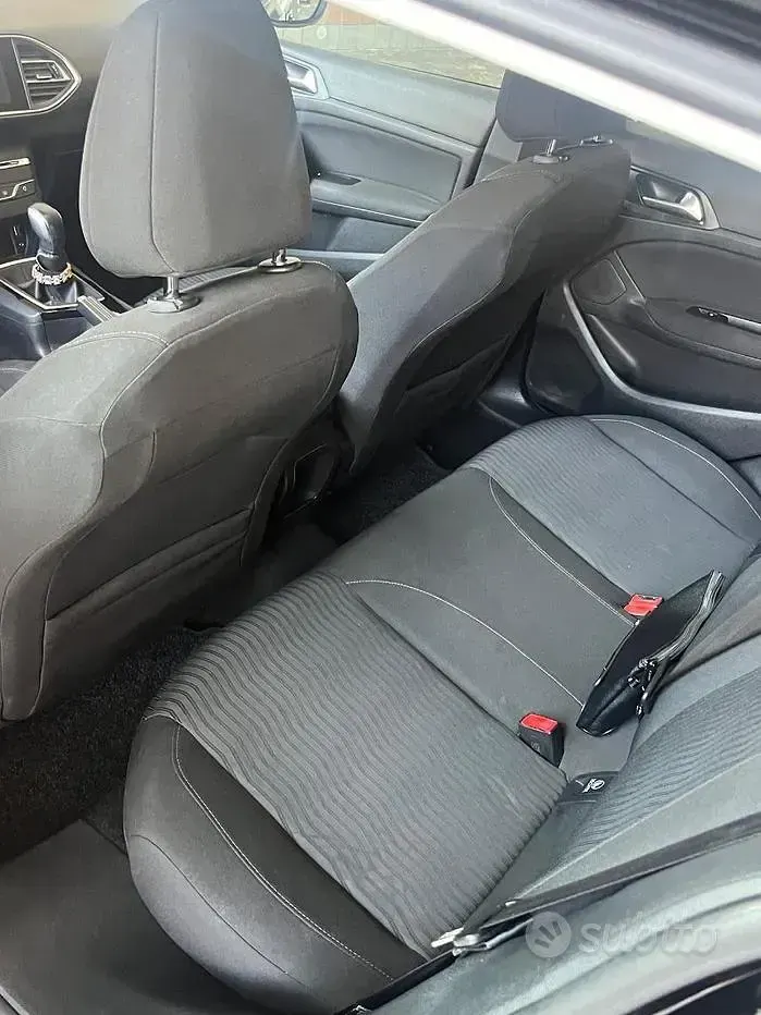 Usata Peugeot 308 99 CV (72 kW) 2016 Nero Berlina