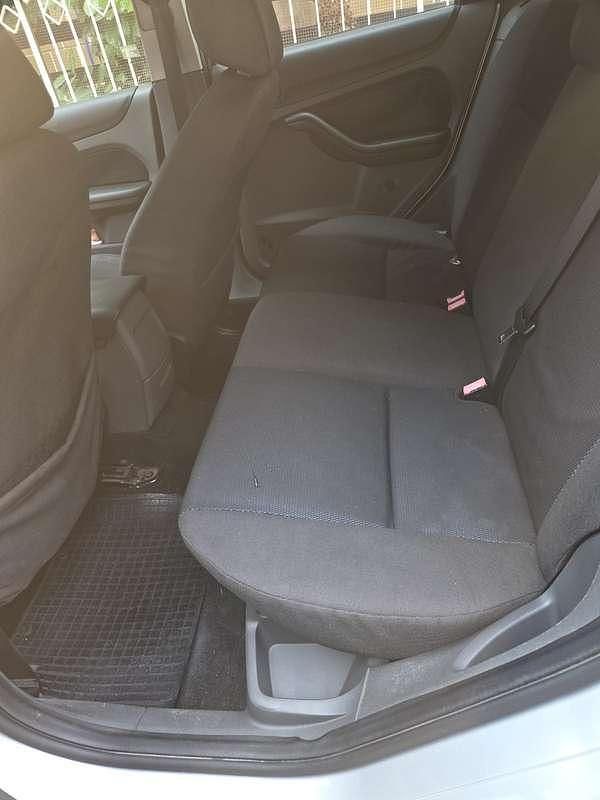 Usata Ford Focus 90 CV (66 kW) 2006 Argento Berlina