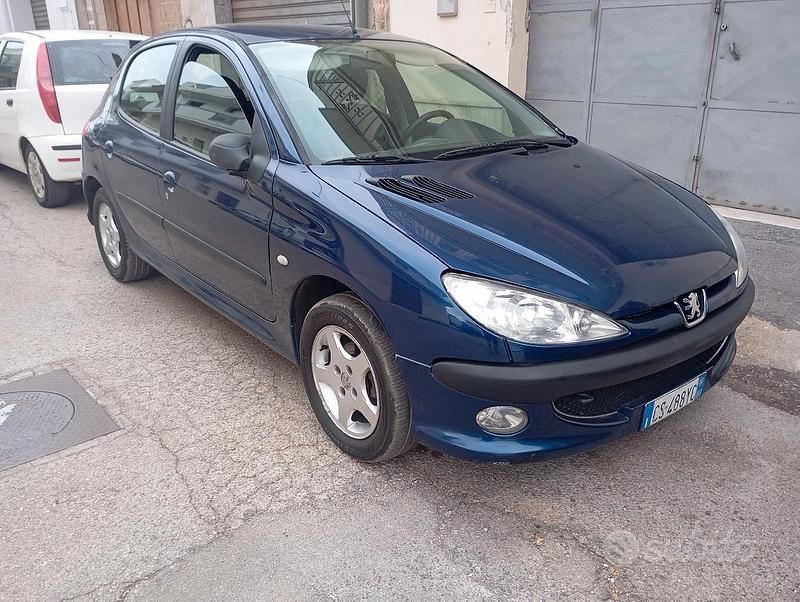 Usata Peugeot 206 68 CV (50 kW) 2005 Blu Berlina