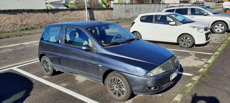 Usata Lancia Ypsilon 64 CV (47 kW) 2002 Utilitaria
