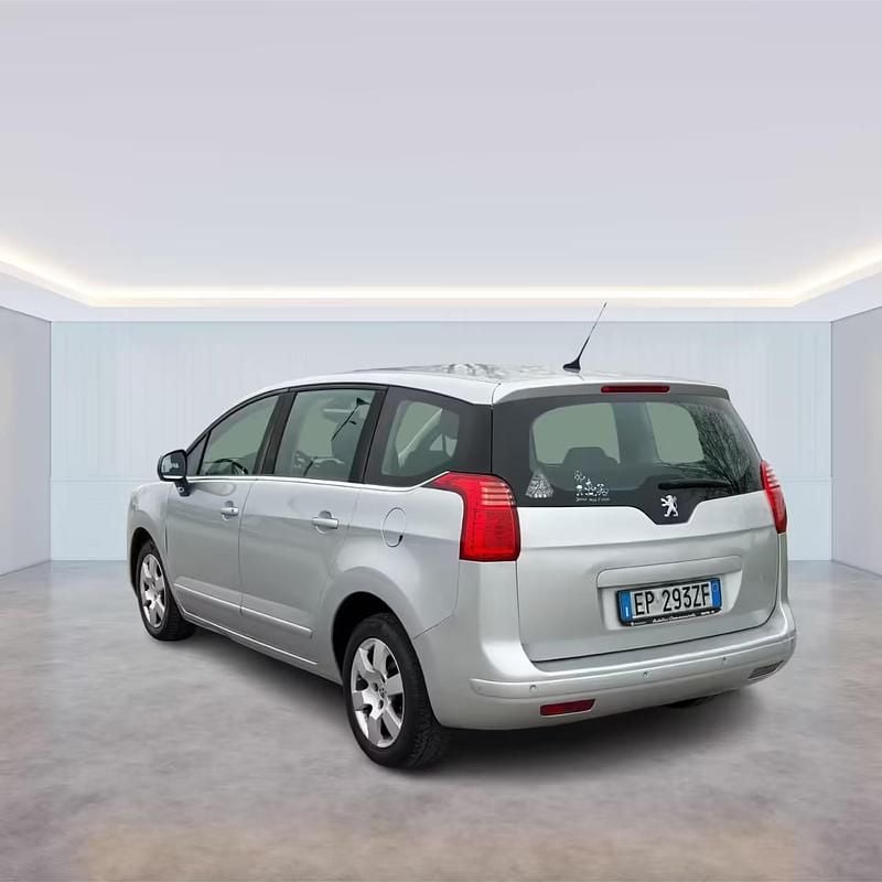 Usata Peugeot 5008 Allure 115 CV (84 kW) 2013 Grigio Monovolume
