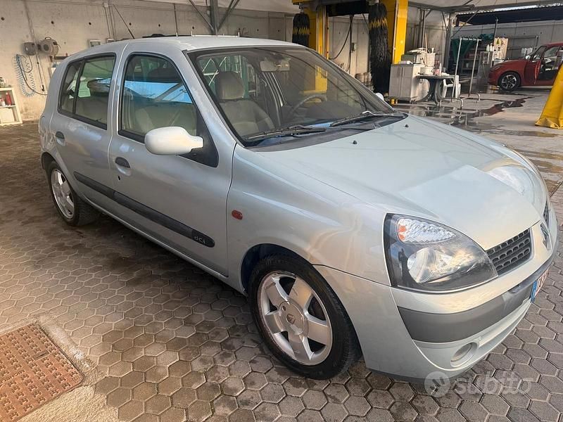 Usata Renault Clio II 2005 Grigio Utilitaria