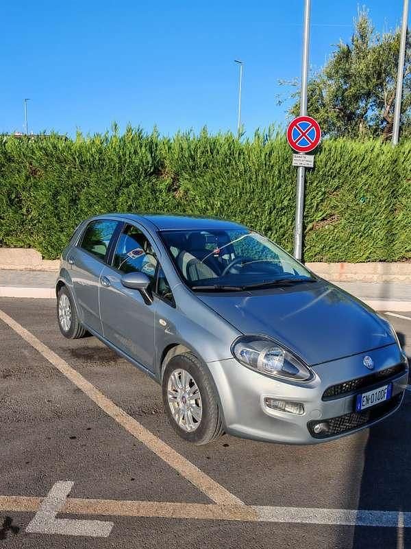 Usata Fiat Punto Easy 77 CV (56 kW) 2012 Grigio Utilitaria