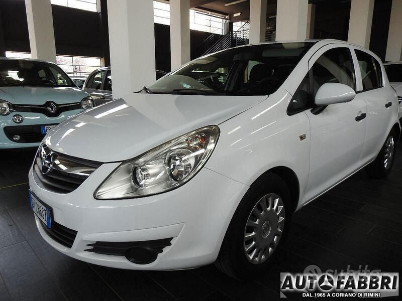Usata Opel Corsa Club 60 CV (44 kW) 2009 Bianco(met.) Utilitaria