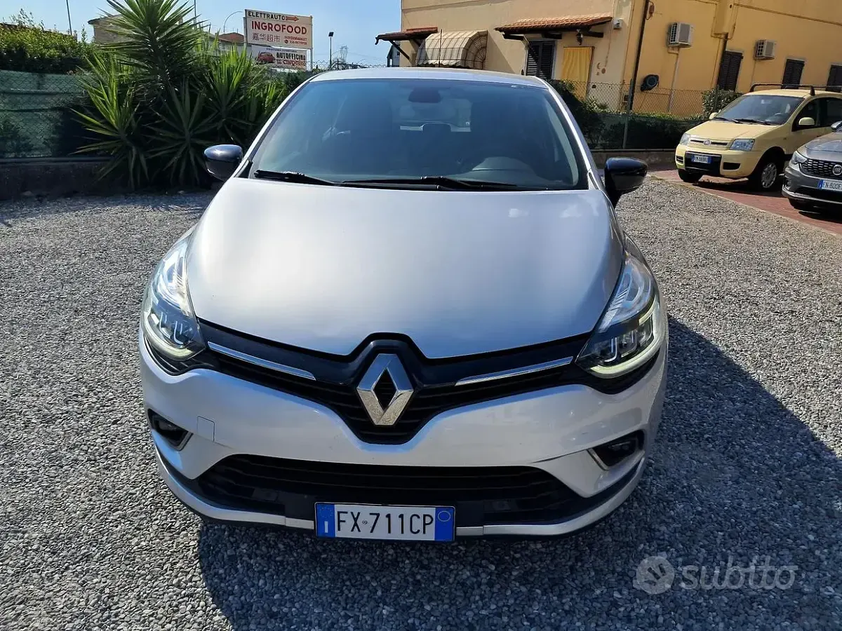 Usata Renault Clio IV Zen 90 CV (66 kW) 2019 Grigio Berlina