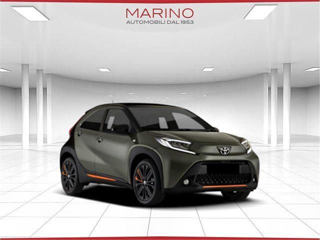 Nero Nuova 2025 Toyota Aygo X Active SUV | 16.250 € (Buon prezzo) - Immagine 1/1