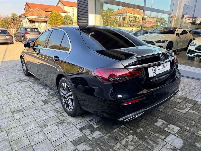 Usata Mercedes E200 Business 160 CV (117 kW) 2022 Nero Berlina