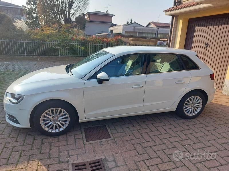Usata Audi A3 Ambition 105 CV (77 kW) 2014 Bianco Berlina