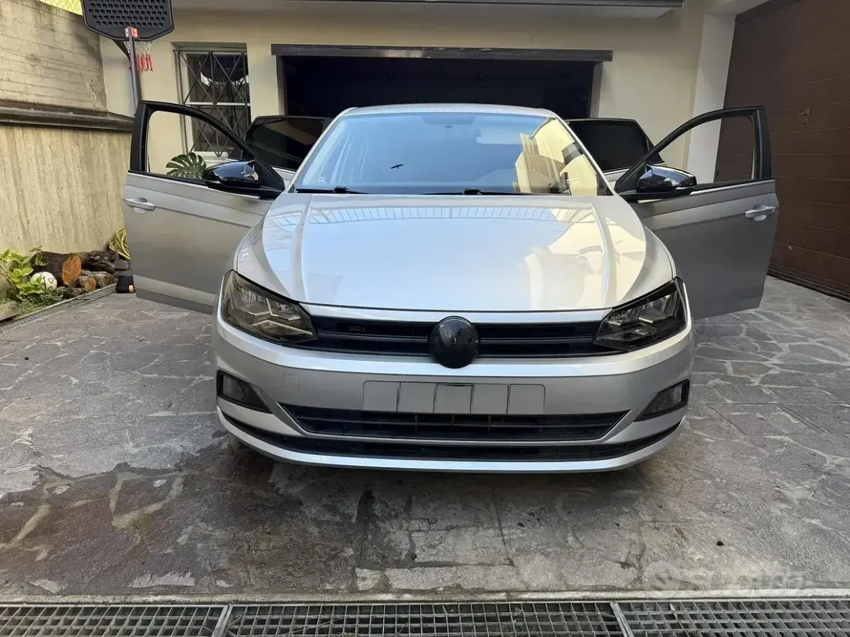 Usata VW Polo 80 CV (58 kW) 2019 Grigio Utilitaria