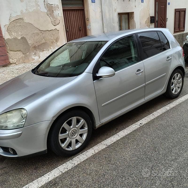 Usata VW Golf V 2005 Utilitaria