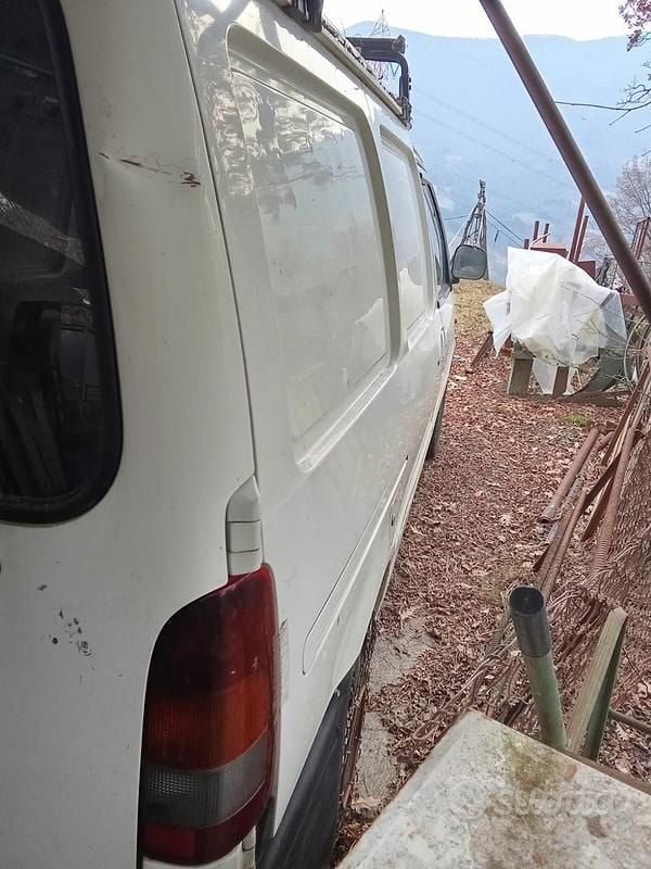 Usata Nissan Vanette 75 CV (55 kW) 1997 Bianco Monovolume