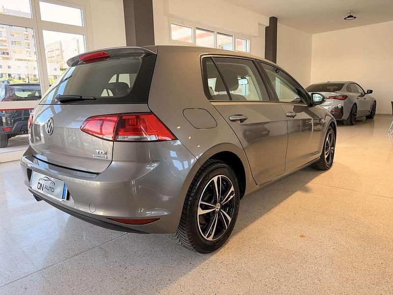 Usata VW Golf VII Trendline 105 CV (77 kW) 2013 Grigio Berlina
