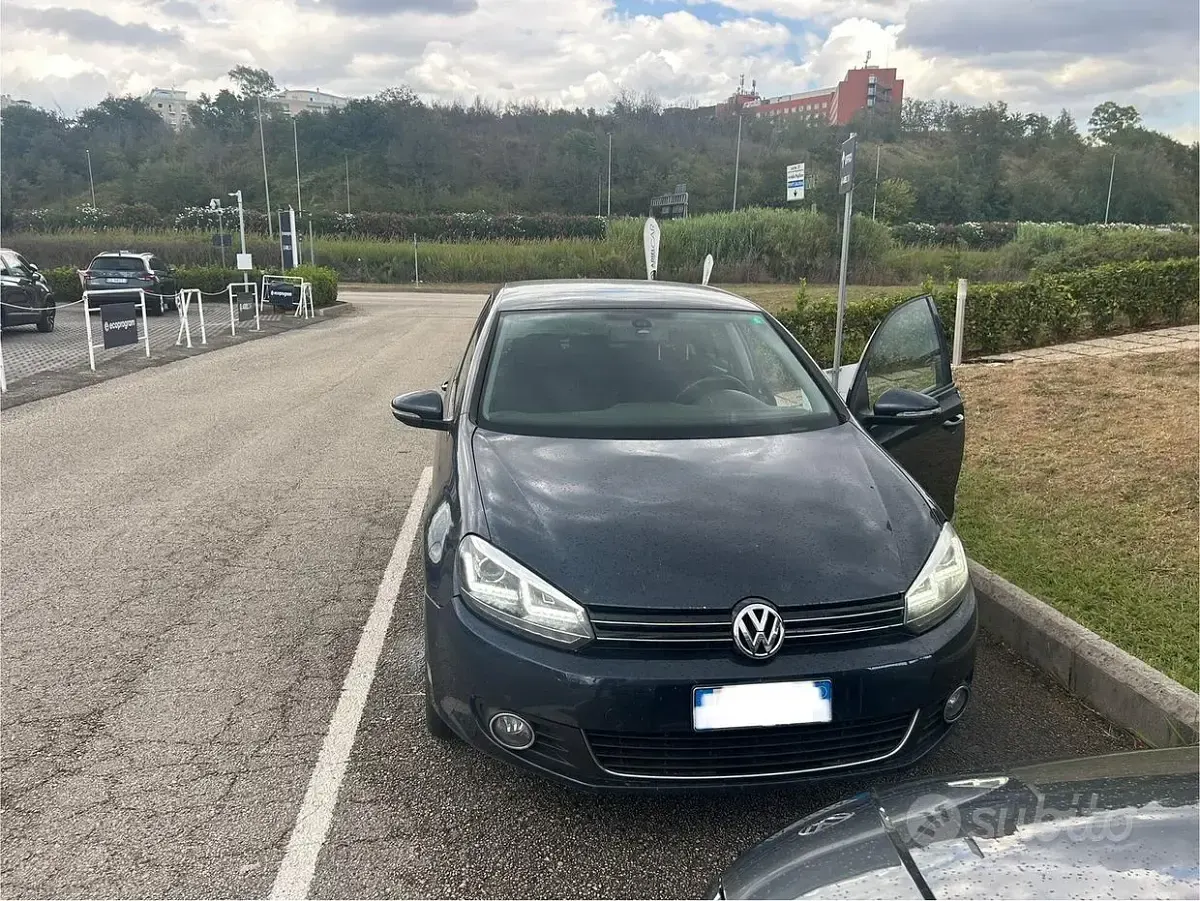 Usata VW Golf VI Highline 140 CV (102 kW) 2009 Blu Utilitaria