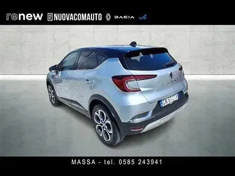 Usata Renault Captur Intens 100 CV (73 kW) 2023 Grigio chiaro SUV