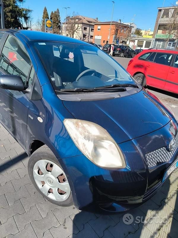 Usata Toyota Yaris Sol 2009 Blu Utilitaria