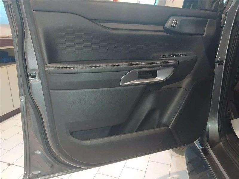 Usata Ford Ranger Limited 205 CV (150 kW) 2023 Grigio metallizzato Pick-up