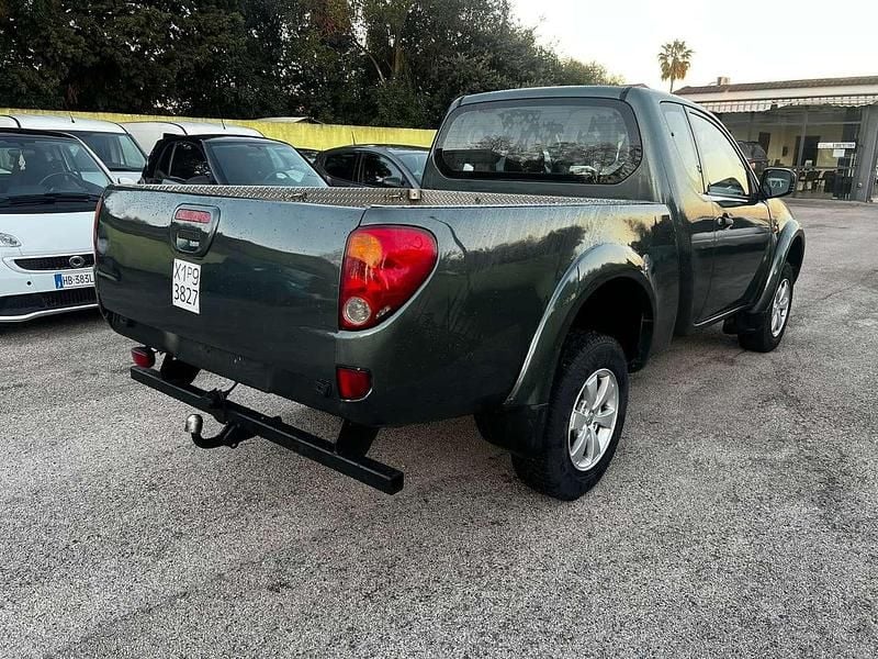 Usata Mitsubishi L200 136 CV (100 kW) 2007 Muschio Pick-up
