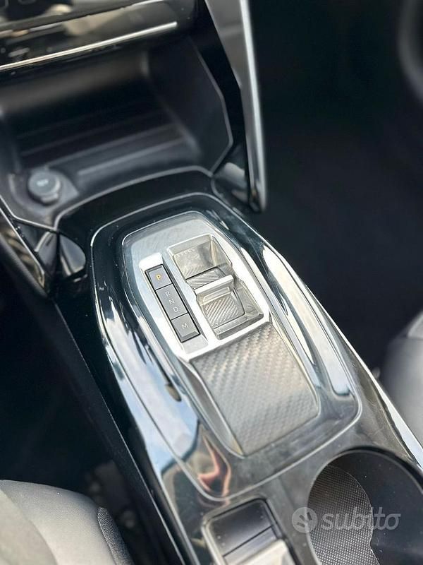 Usata Peugeot 208 Allure 100 CV (73 kW) 2023 Grigio Utilitaria