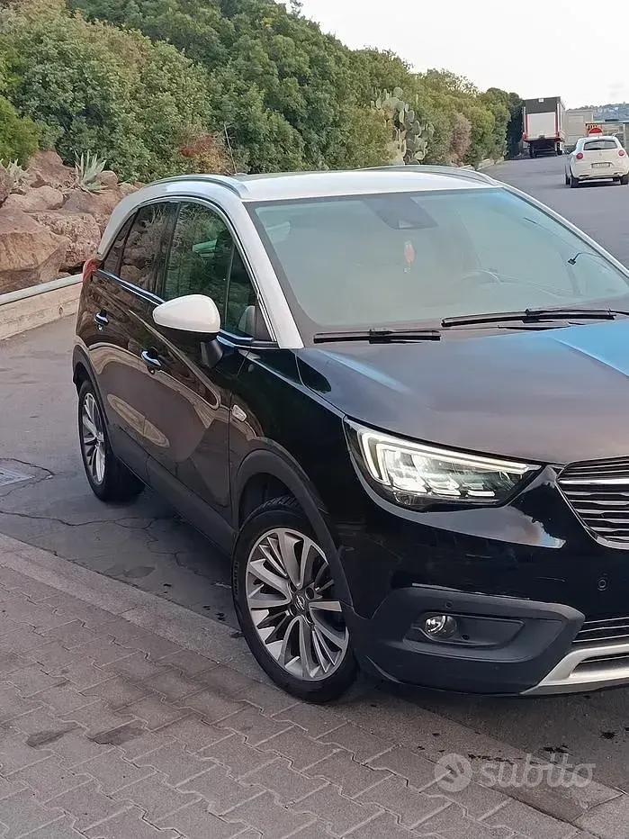 Usata Opel Crossland 99 CV (72 kW) 2017 Nero SUV