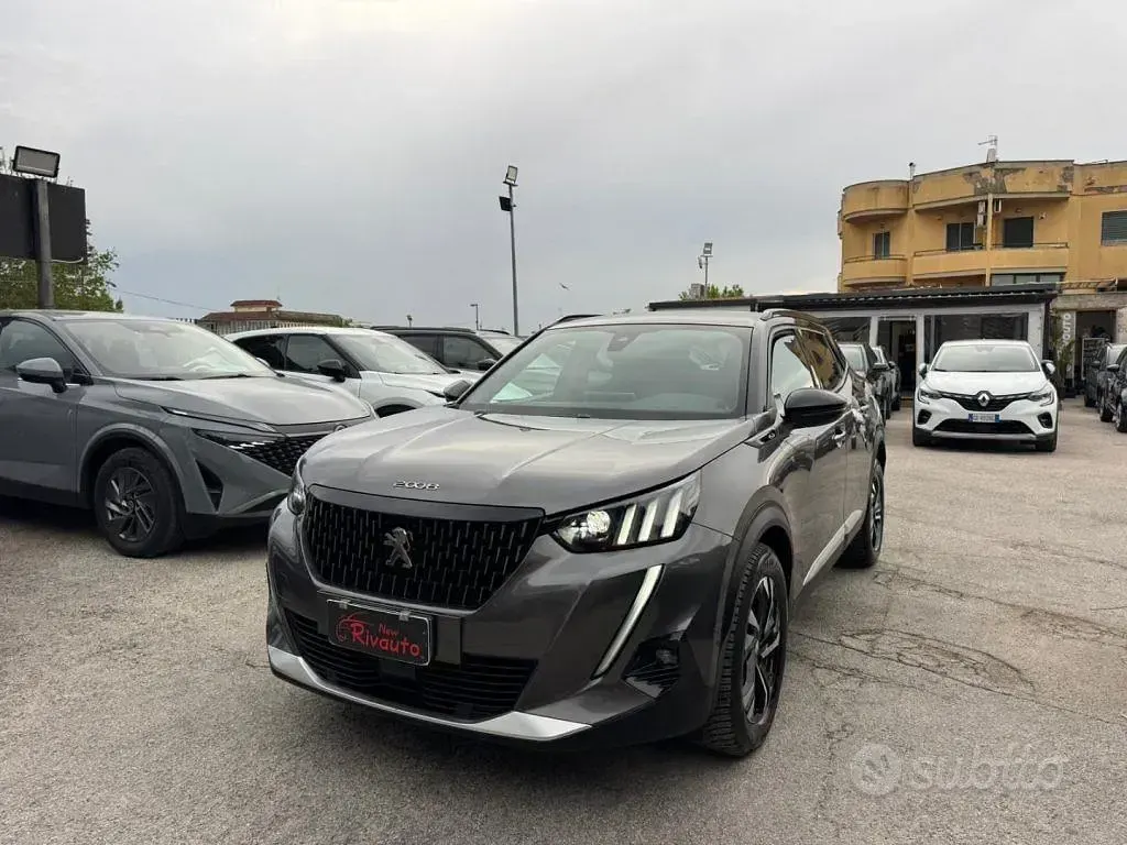 Usata Peugeot 2008 GT 110 CV (80 kW) 2021 Grigio SUV