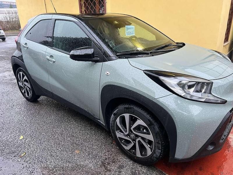 Nuova Toyota Aygo X Edition 72 CV (52 kW) 2025 Grigio SUV