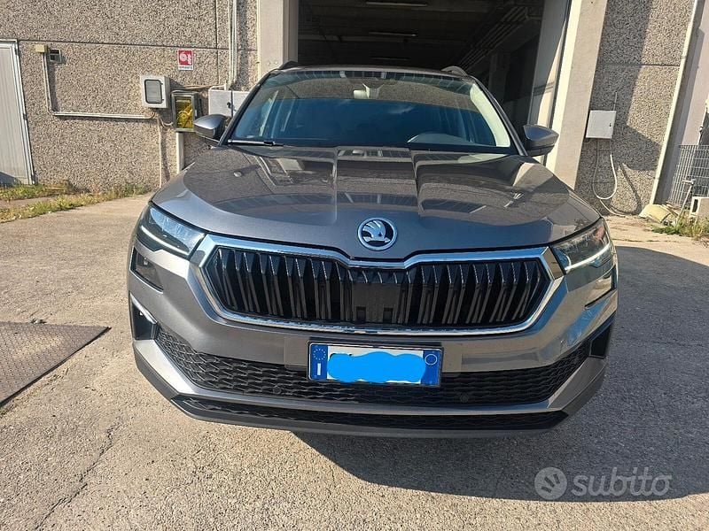 Usata Skoda Karoq Executive 116 CV (85 kW) 2022 Grigio SUV