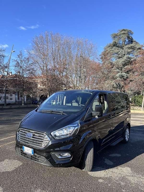 Usata Ford Tourneo Custom 150 CV (110 kW) 2020 Nero Furgone