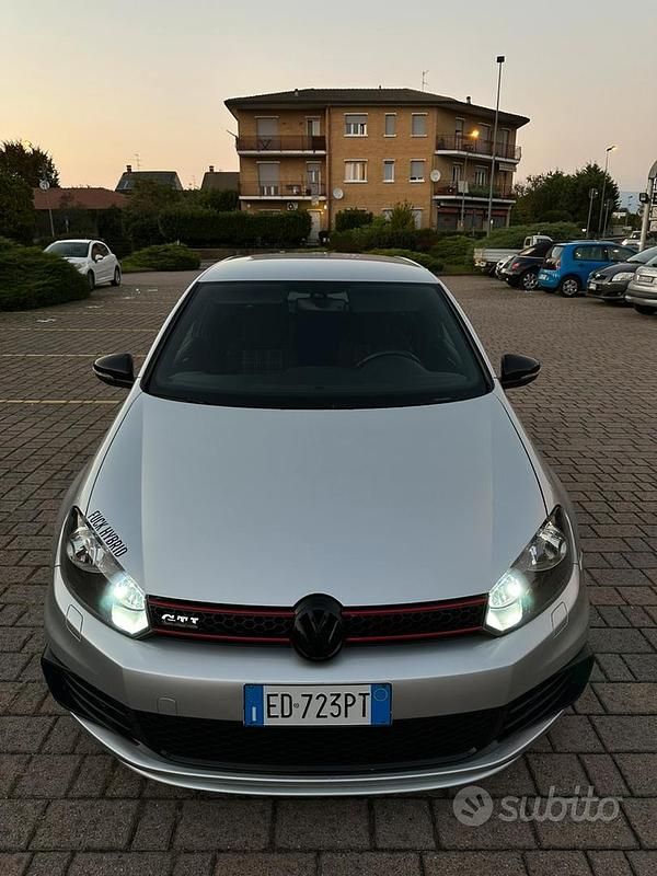 Grigio Usata 2010 VW Golf VI GTI Due volumi | 15.800 € (Molto cara) - Immagine 1/4