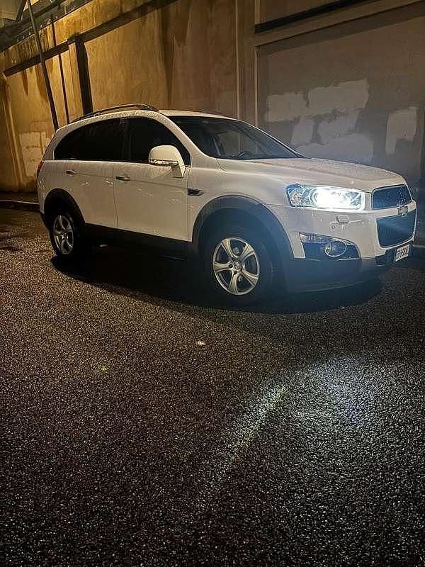 Usata 2013 Chevrolet Captiva LTZ SUV | 8500 € (Molto cara) - Immagine 1/4