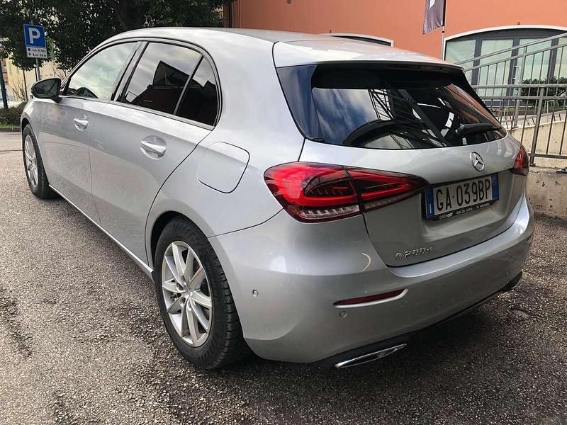 Usata Mercedes A200 150 CV (110 kW) 2020 Grigio Berlina
