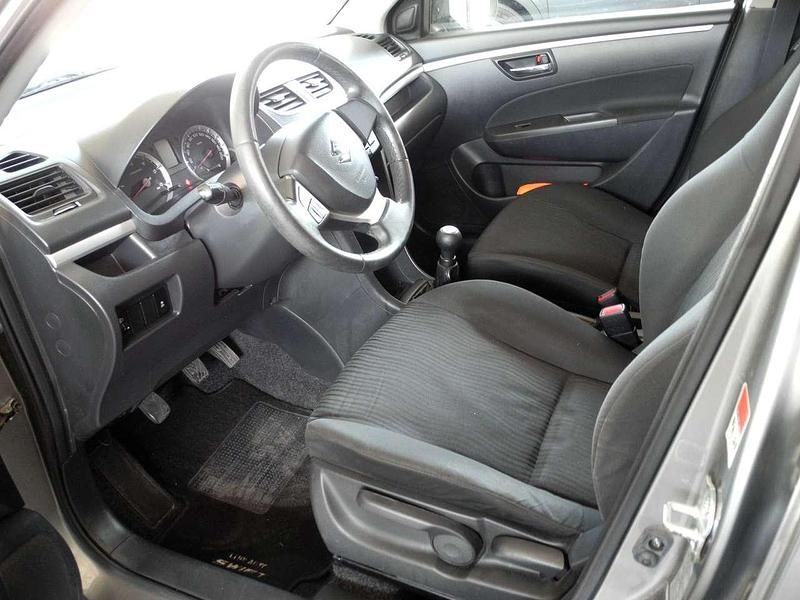 Gebraucht Suzuki Swift GL 75 PS (55 kW) 2013 Grau Kleinwagen
