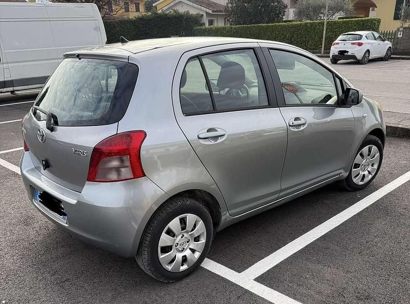 Usata Toyota Yaris 69 CV (50 kW) 2006 Berlina