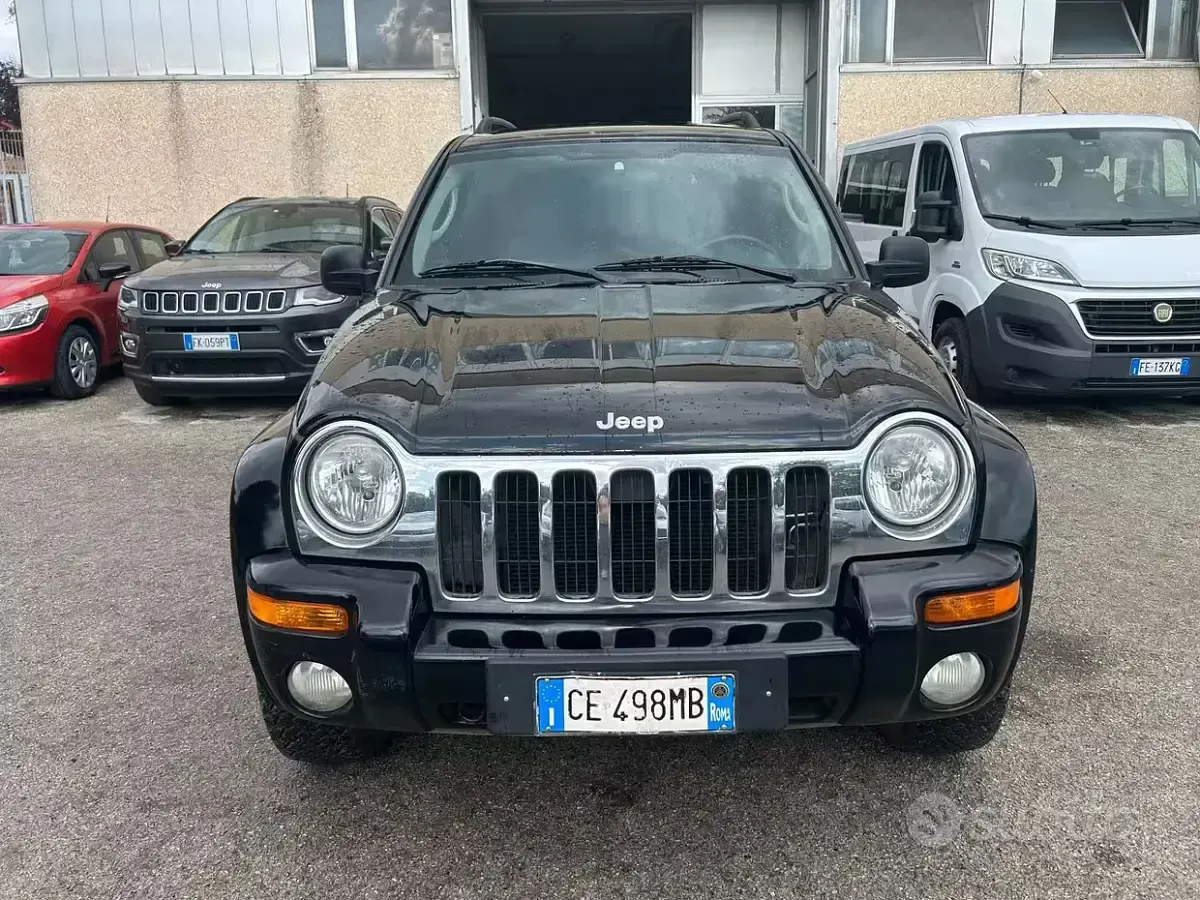 Usata Jeep Cherokee 143 CV (105 kW) 2003 Nero SUV