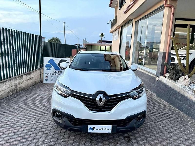 Bianco Usata 2016 Renault Kadjar Intens SUV | 10.800 € (Buon prezzo) - Immagine 1/4