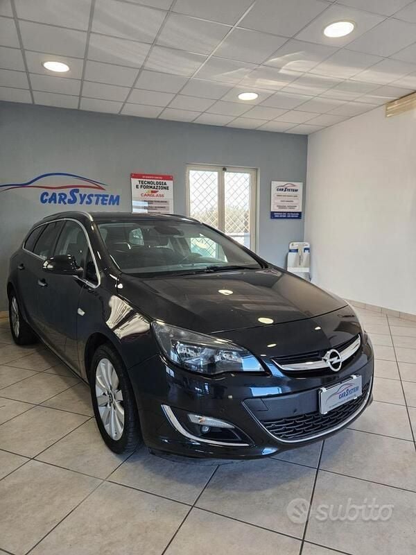 Usata Opel Astra Cosmo 165 CV (121 kW) 2013 Nero Station wagon