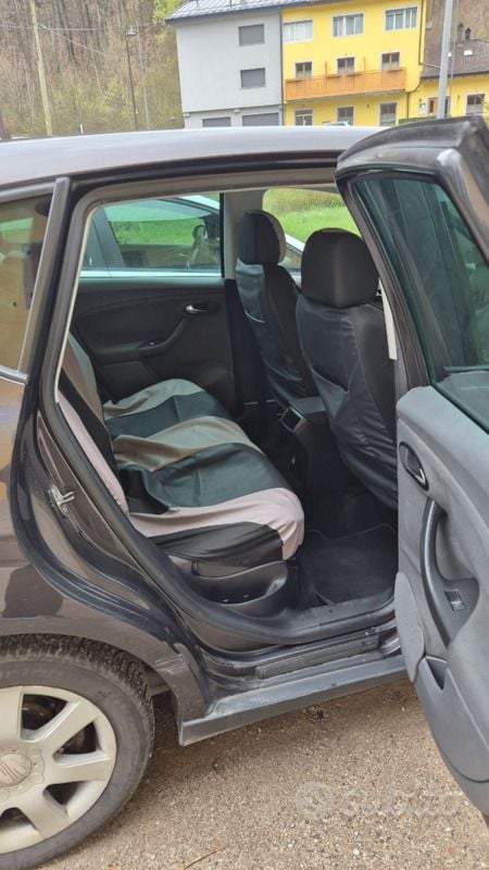 Marrone Usata 2008 Seat Toledo Tre volumi | 3500 € - Immagine 1/4