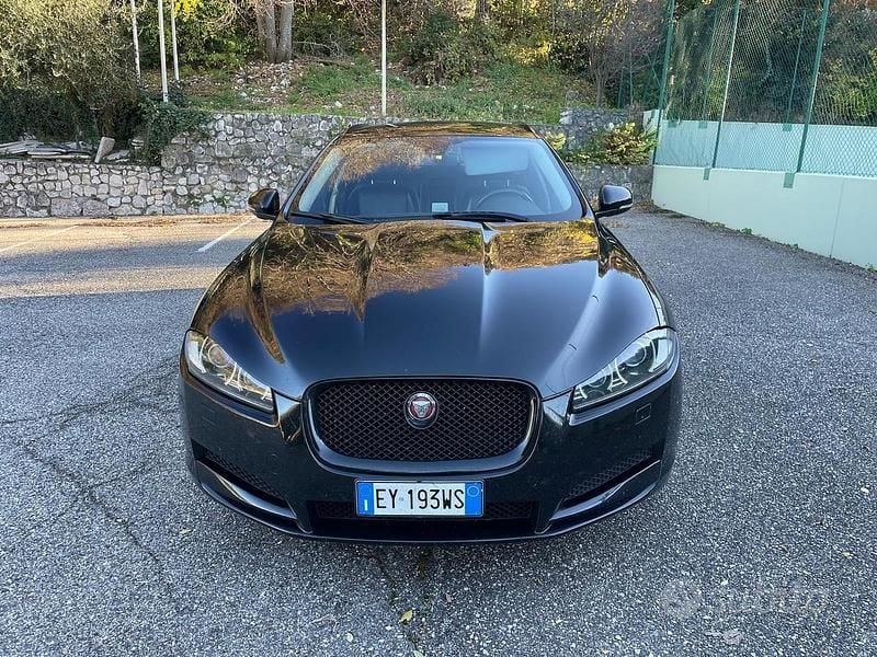 Usata Jaguar XF Premium Luxury 200 CV (147 kW) 2015 Nero Berlina