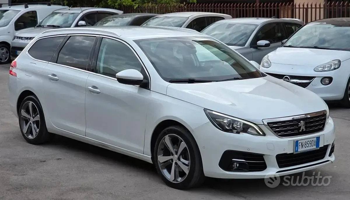 Usata Peugeot 308 GT-line 120 CV (88 kW) 2018 Bianco Station wagon