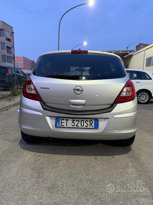 Usata Opel Corsa 85 CV (62 kW) 2014 Grigio Utilitaria
