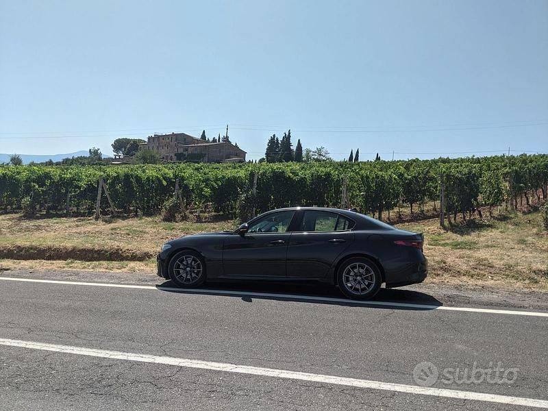 Usata Alfa Romeo Giulia Super 150 CV (110 kW) 2017 Nero Berlina