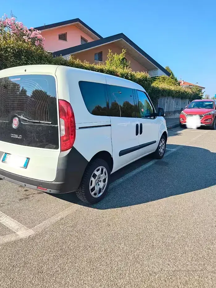 Usata Fiat Doblò 77 CV (56 kW) 2015 Bianco Monovolume