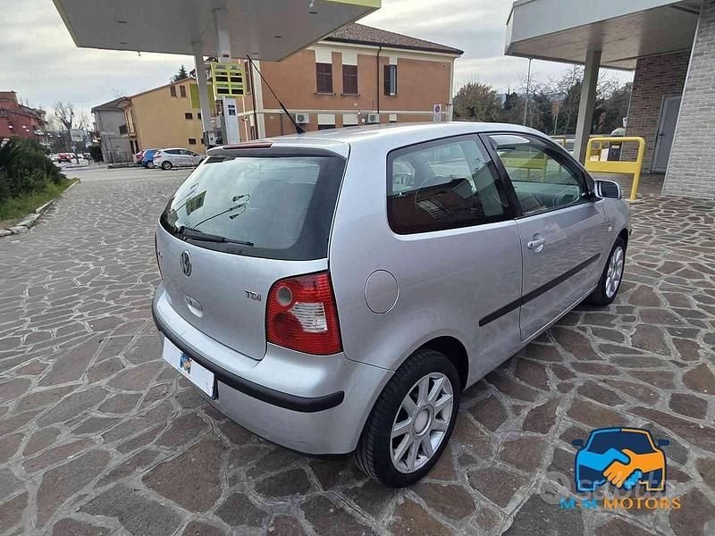 Usata VW Polo Comfortline 74 CV (54 kW) 2003 Grigio Berlina