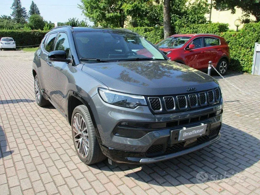 Usata Jeep Compass 131 CV (96 kW) 2025 Grigio SUV