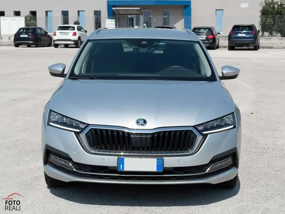 Usata Skoda Octavia G-TEC 131 CV (96 kW) 2021 Argento Station wagon