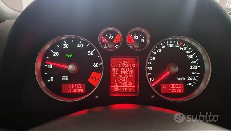 Usata Audi TT Roadster Ambiente 250 CV (183 kW) 2004 Blu Cabrio