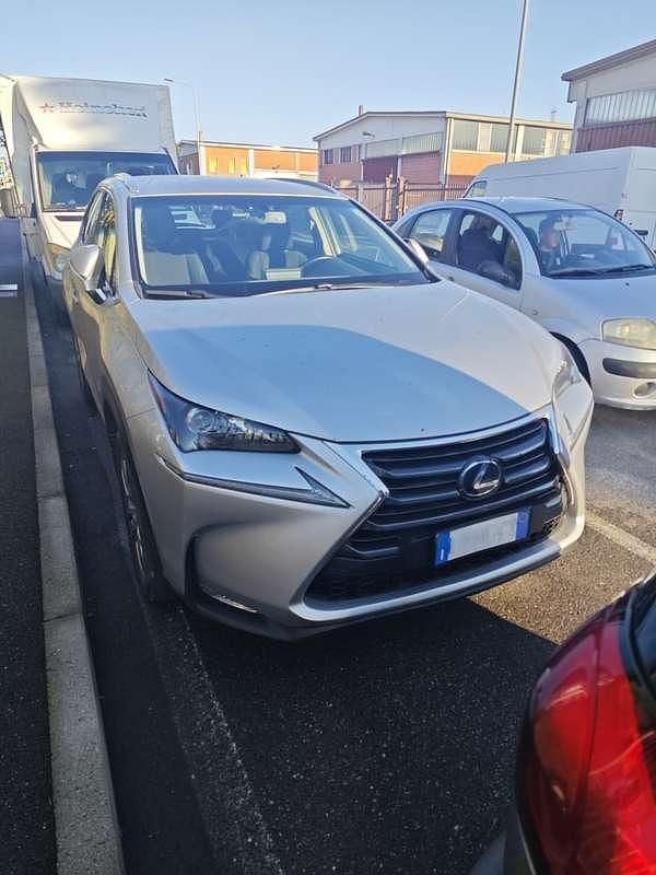 Usata 2016 Lexus NX300h Executive Line SUV | 16.999 € (Ottimo prezzo) - Immagine 1/4